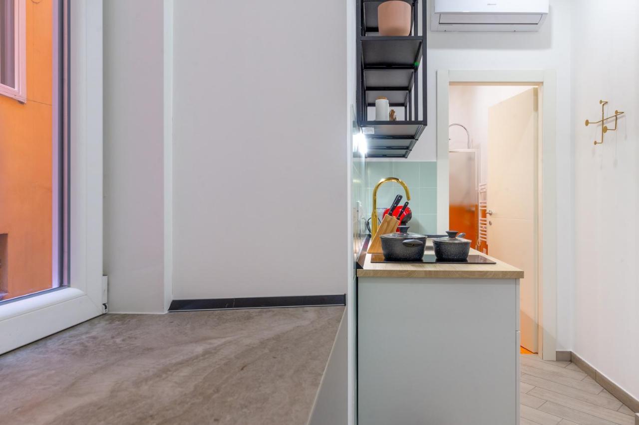 Lovely And Tiny Pied-A-Terre In The City Center トリエステ エクステリア 写真